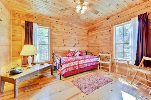 Rustic Hendersonville Cabin With Large Deck And Grill!