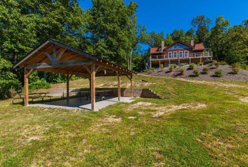 Mountain-view Cabin Retreat With Hot Tub & Firepit Cabin