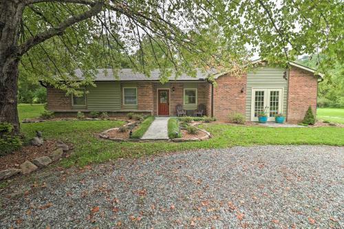 Quiet Home With Fire Pit And Bbq, 5 Mi To Downtown