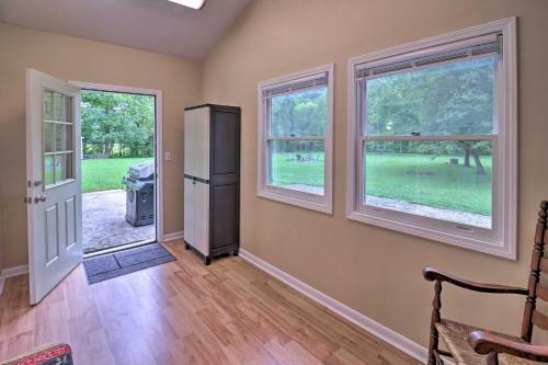 Quiet Home With Fire Pit And Bbq, 5 Mi To Downtown