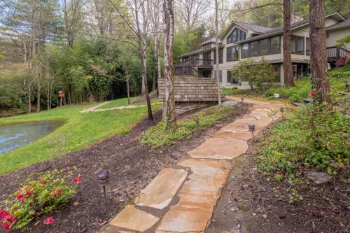 Tree House - Studio On 20 Acres - Mile-long Trail Cottage