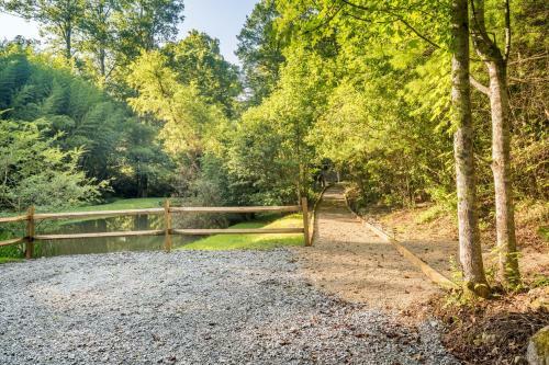 Tree House - Studio On 20 Acres - Mile-long Trail Cottage