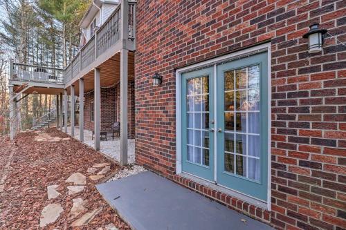 Private Hendersonville Hideaway With Firepit!