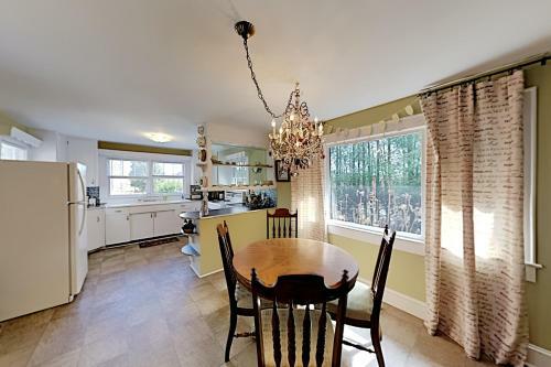 Vintner's Cottage At Burntshirt Vineyards Home