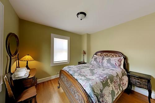Vintner's Cottage At Burntshirt Vineyards Home
