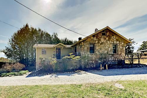Vintner's Cottage At Burntshirt Vineyards Home