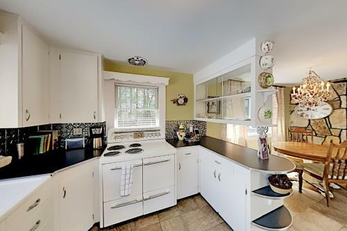 Vintner's Cottage At Burntshirt Vineyards Home