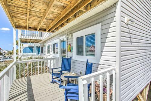Coastal Oasis With Decks - Walk To Holden Beach