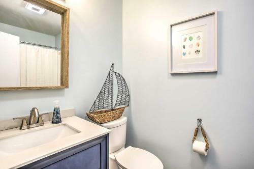 Coastal Oasis With Decks - Walk To Holden Beach