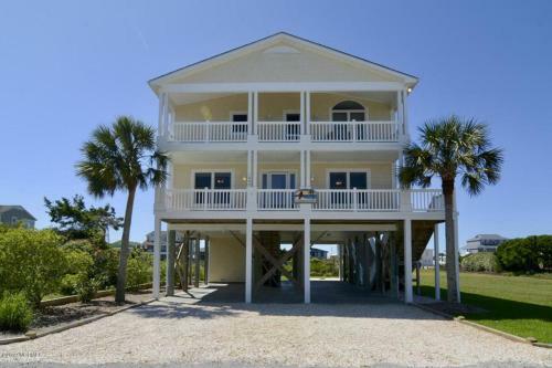 Salt, Sand And Sudds Home