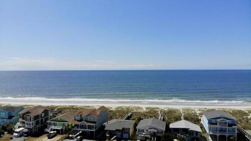 Salt, Sand And Sudds Home