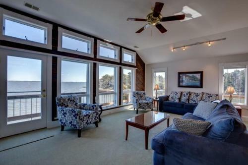5550 - Lighthouse Pointe