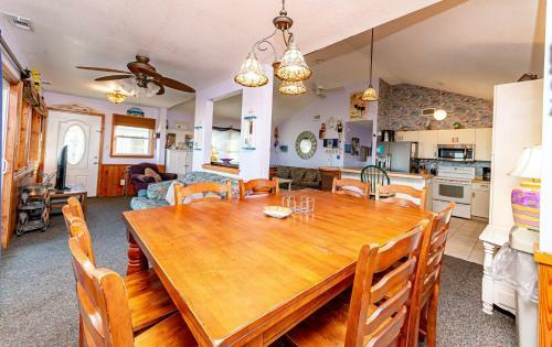 Coleman's Beach Front Inn