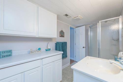 Captain's Quarters On Lake Lure