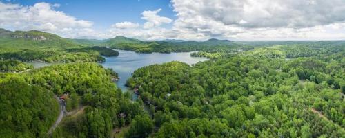 Captain's Quarters On Lake Lure