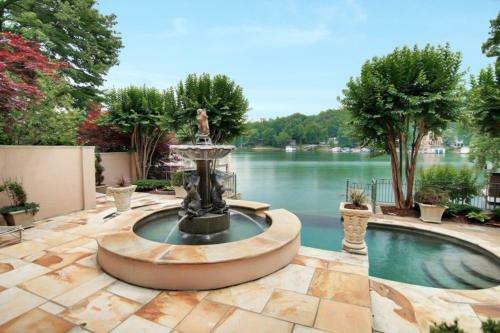 Magnificant & Private Lakefront Estate Home