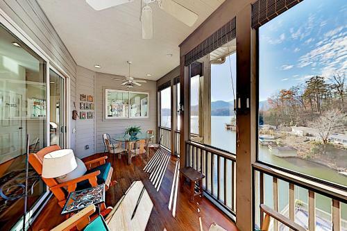 Lakefront Home With Private Dock & Mountain Views Home