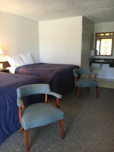 Tanglewood Motel And Log Cabins