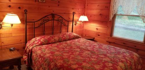 Tanglewood Motel And Log Cabins