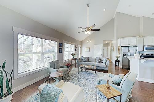 New Listing! Modern Mountain-view Getaway With Deck Home