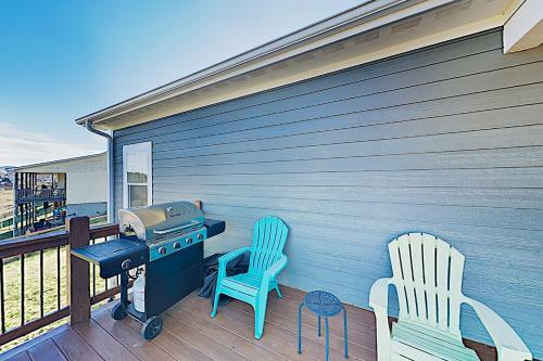New Listing! Modern Mountain-view Getaway With Deck Home