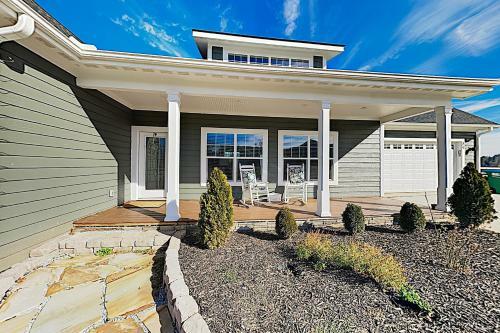 New Listing! Modern Mountain-view Getaway With Deck Home