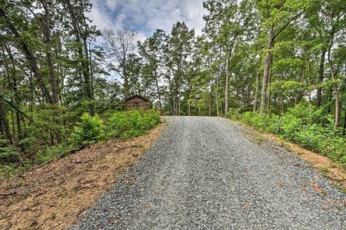 Nature Lovers Dream Cabin With Fire Pit And Deck