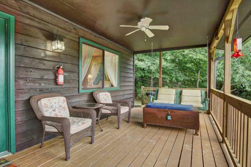 Otter Cottage Riverfront And Trailside Murphy Cabin!