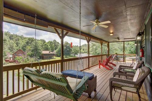 Otter Cottage Riverfront And Trailside Murphy Cabin!