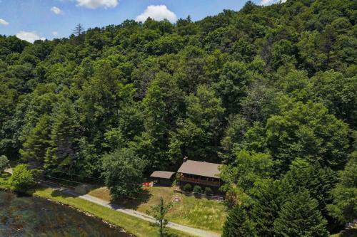 Otter Cottage Riverfront And Trailside Murphy Cabin!