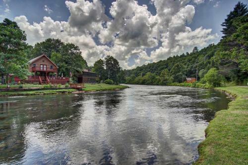 Otter Cottage Riverfront And Trailside Murphy Cabin!