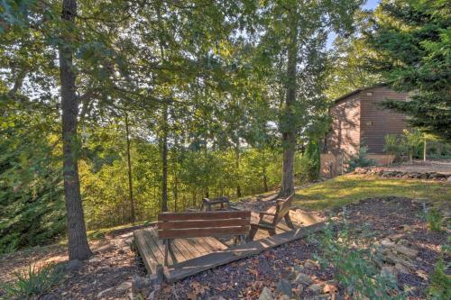 Mountaintop Murphy Cabin By Hiwassee River!