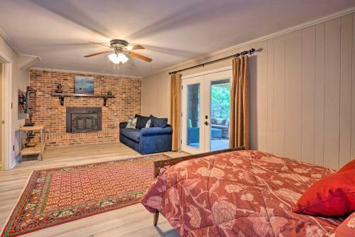 Lakefront Family Home With Dock And Ramp Access!