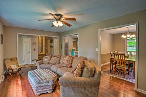 Lakefront Family Home With Dock And Ramp Access!