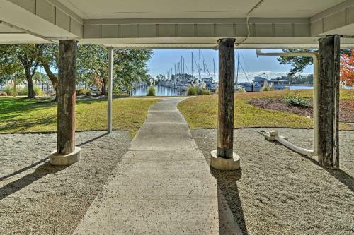 Apartamento New Bern Condo On Marina With Community Pool And More!