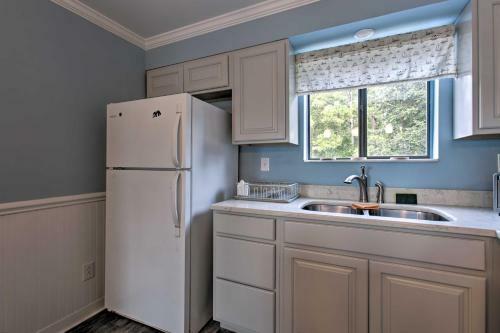 Apartamento New Bern Condo On Marina With Community Pool And More!