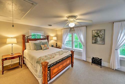 New Bern Home With Yard, Grill And Walkable Location