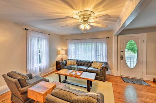 New Bern Home With Yard, Grill And Walkable Location