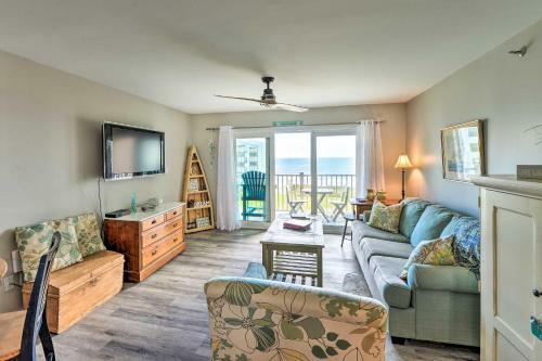 Apartamento Airy Oceanfront Condo With Beach Views And Pool Access!