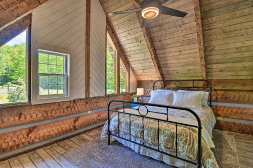 Charming Creekside Cabin - Near Trailheads!