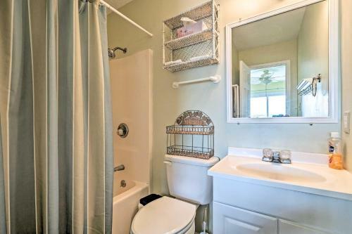 Sunny Townhome With Marsh Views And Walk To Beach