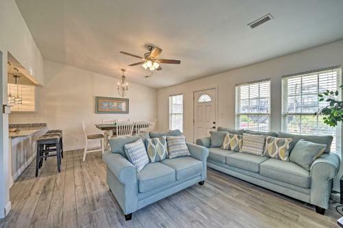 Sunny Townhome With Marsh Views And Walk To Beach