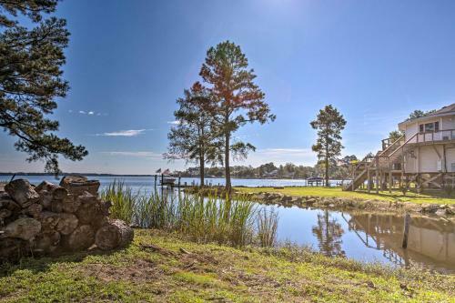 Riverfront New Bern House With Gourmet Kitchen!