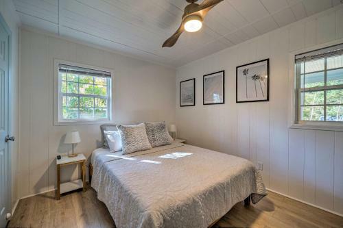 Modern Oak Island Cottage Less Than 3 Miles To Pier!