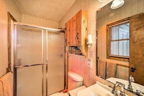 Dog-friendly Cabin With Deck By Lake And Trails!