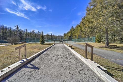 Dog-friendly Cabin With Deck By Lake And Trails!