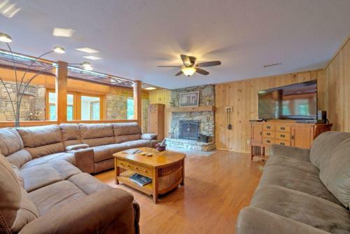 Boulder Ridge Home