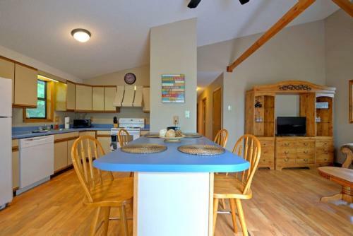 Boulder Ridge Home