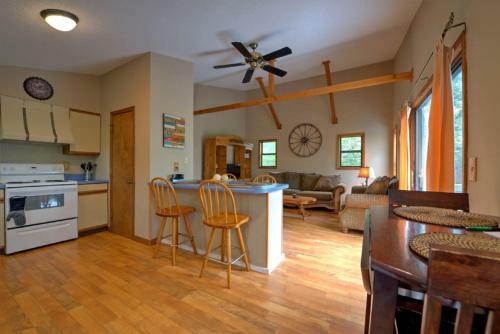 Boulder Ridge Home