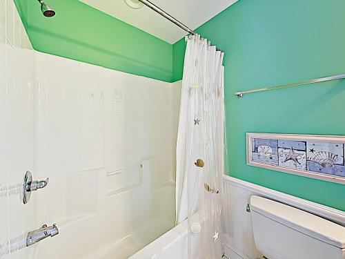 Expansive Beach Beauty With Private Pool & Balconies Home